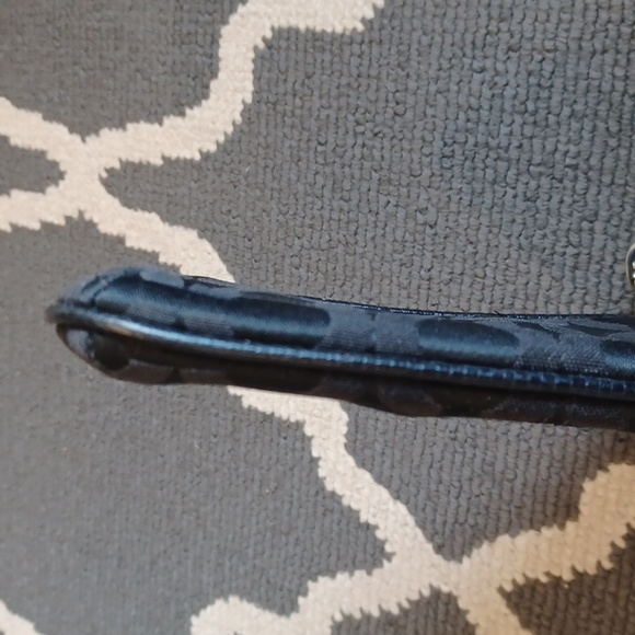 Coach Signature Wristlet Black Canvas & Siver Tone Hardware - Picture 10 of 13